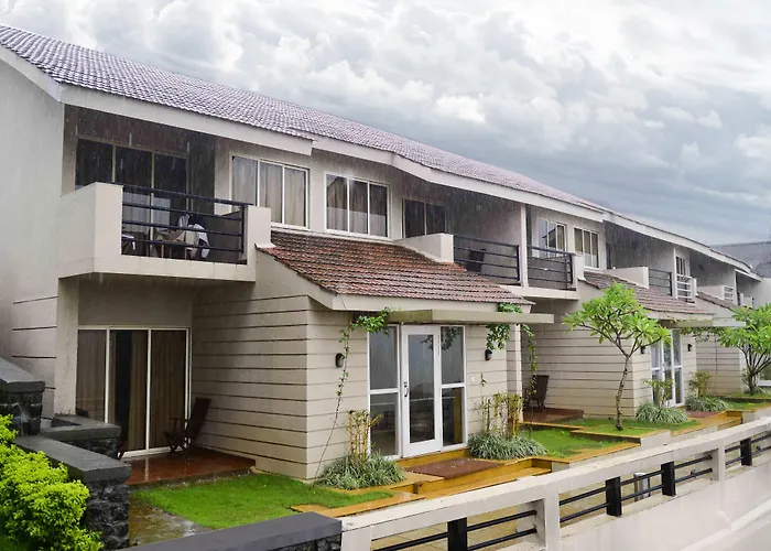 Manas Resort With Petting Zoo, Igatpuri