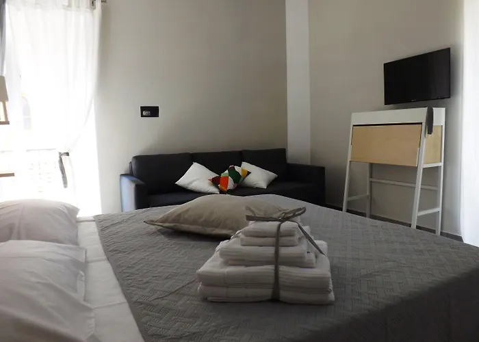 Domus Alma Bed & Breakfast Naples