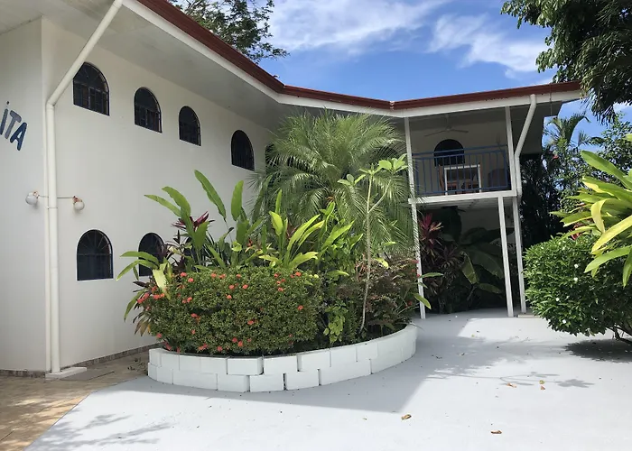 Bed and Breakfast La Perlita Jacó