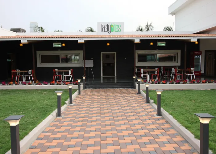 Hotel Majestique Loni Kalbhor