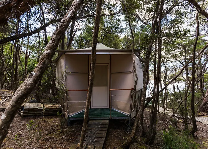 Southwest Wilderness Camp - Tasmania Hotel Cambridge