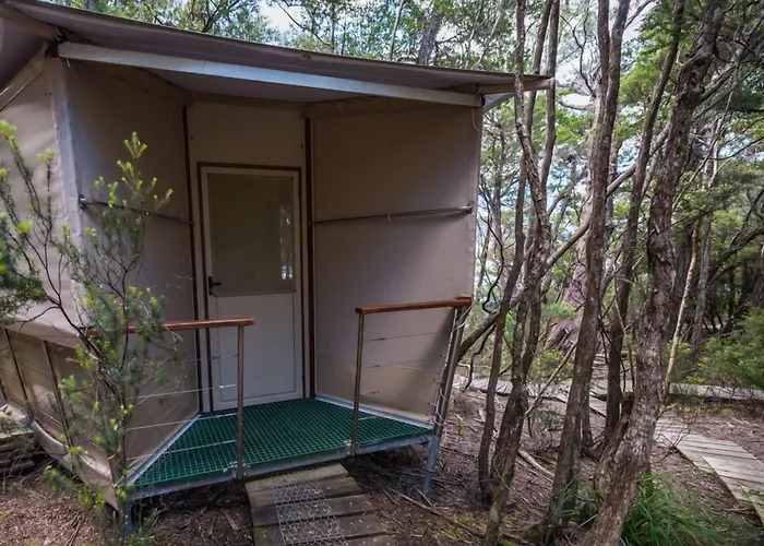 Southwest Wilderness Camp - Tasmania Hotel Cambridge