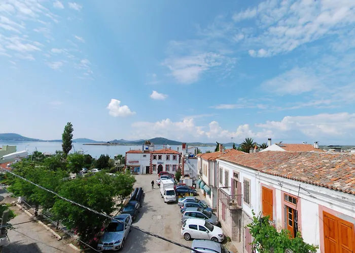 Koboroz Otel Ayvalı