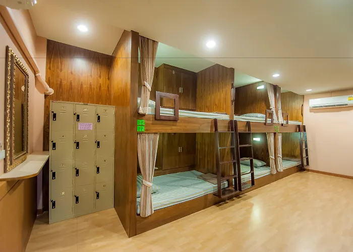 ฟูลเฮ้าส์ ข้าวสาร Hotel กรุงเทพมหานคร