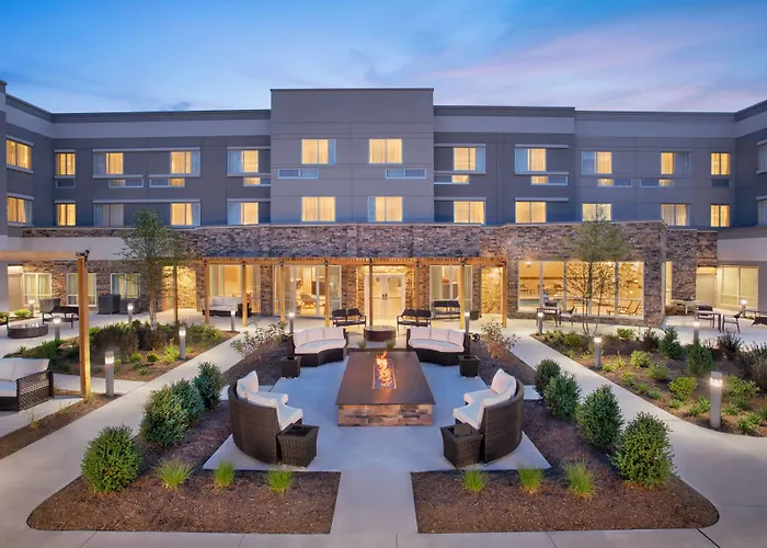 Courtyard By Marriott Wayne Fairfield Hotel