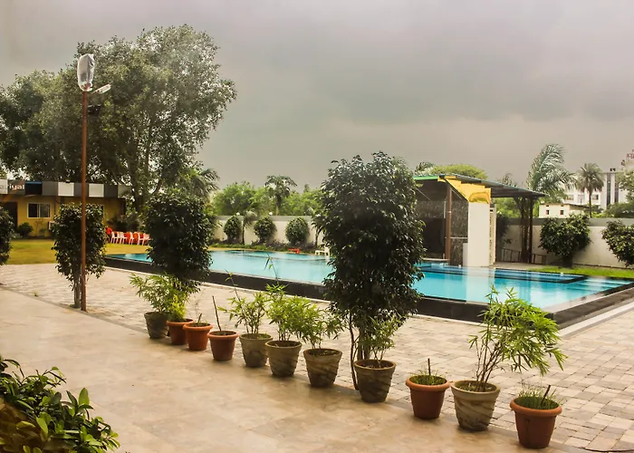Solitaire Hotel And Resorts Ujjain
