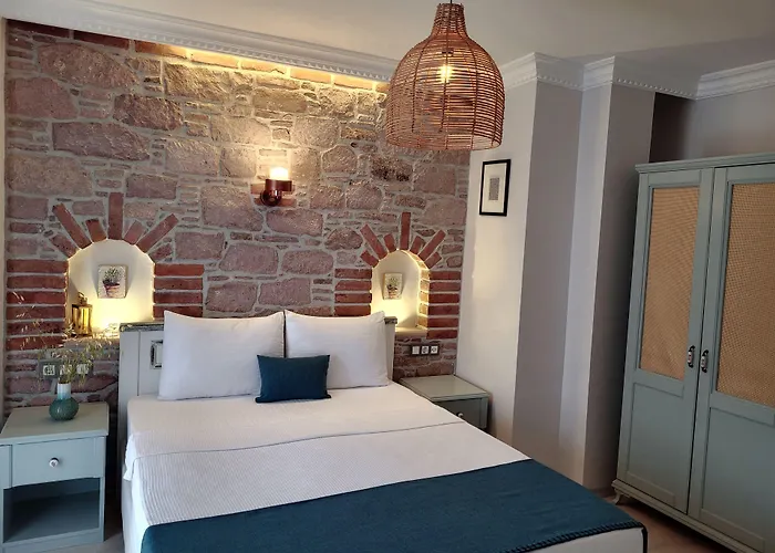 Cunda Rooms Butik Otel Ayvalı