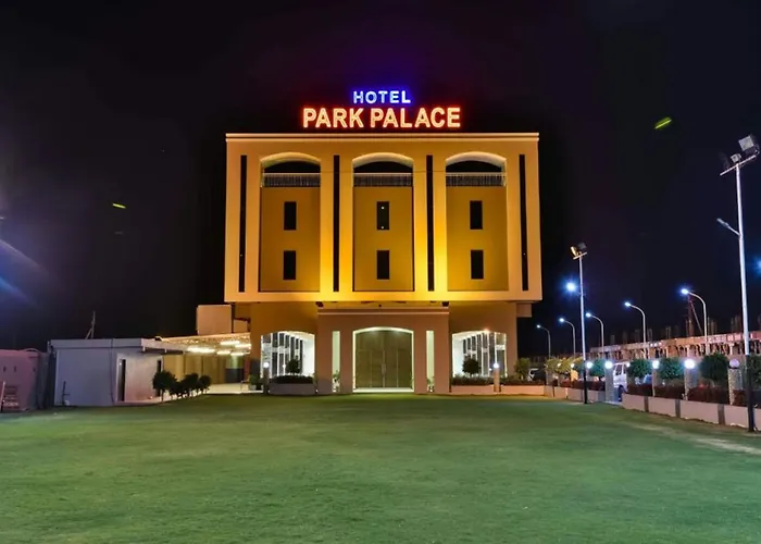 Capital O 19528 Hotel Park Palace Ujjain