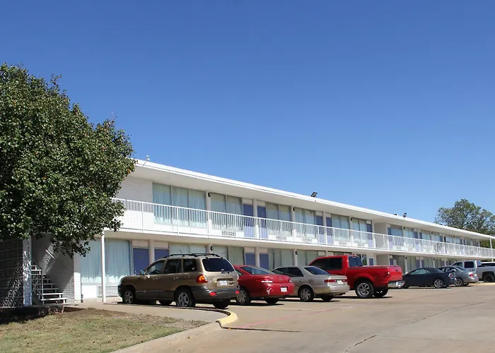 Lonestar Inn And Suites Sherman