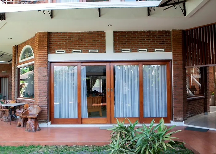 Reddoorz Plus Near Dago Pakar Bandung