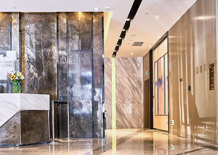 Holiday Inn Express Lhasa Potala Palace By Ihg