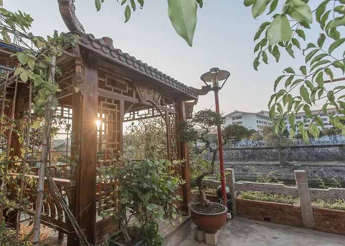 Zen Tea House Seven Stars Park Bed & Breakfast Guilin