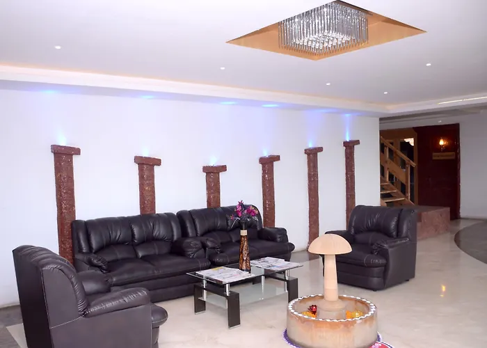 Hotel Stonarc Chakan