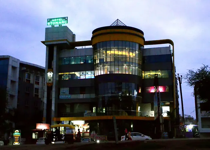 Hotel Stonarc Chakan