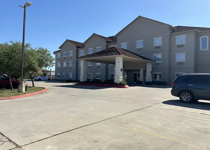 Deluxe Inn & Suites Brownsville