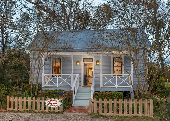 Maison D'Memoire Bed & Breakfast Cottages Rayne