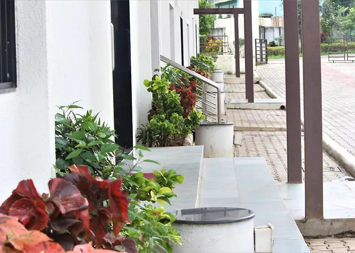 Hotel White Feather Toran Resort Saputara
