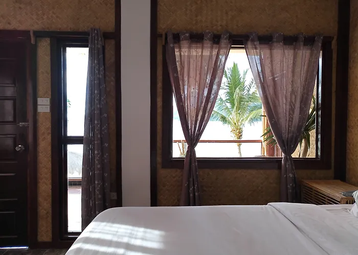 Las Cabanas Beach Resort El Nido