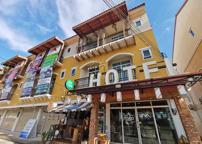 Baan Urt Suratthani Airport Hotel Surat Thani