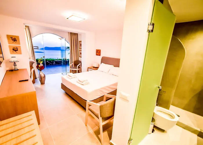 Kratiras View Luxury Suites Fira 