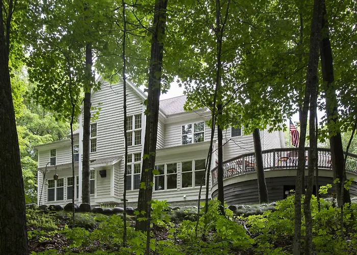 Hidden Serenity Bed And Breakfast West Bend