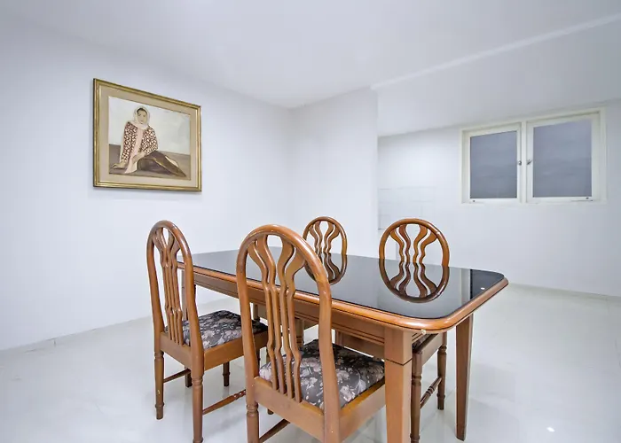 Urooms Tanah Abang Jakarta