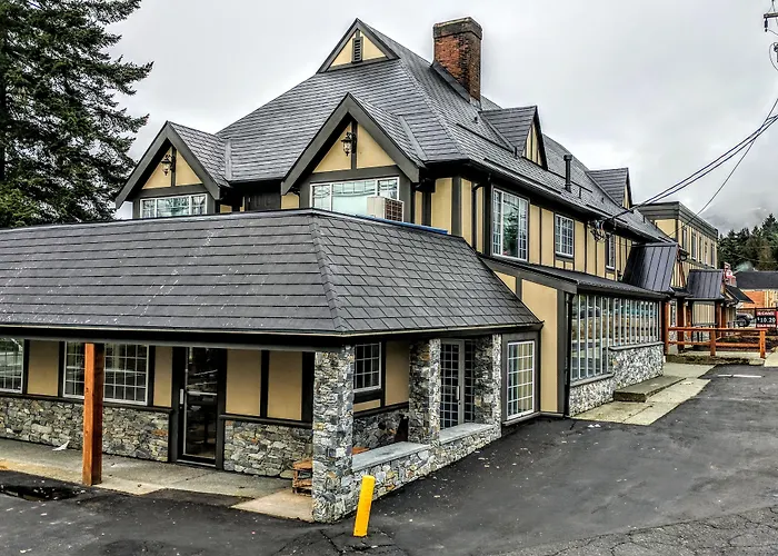 Riverside Inn Lake Cowichan