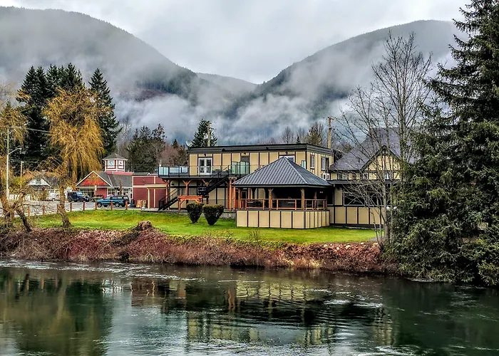 Riverside Inn Lake Cowichan