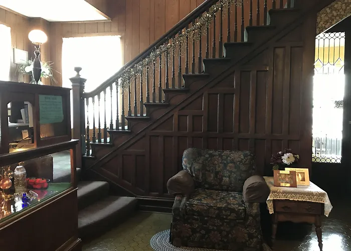 Colonial Hotel-Motel Buckhannon