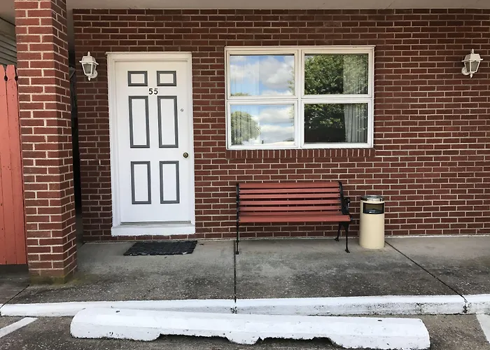 Colonial Hotel-Motel Buckhannon