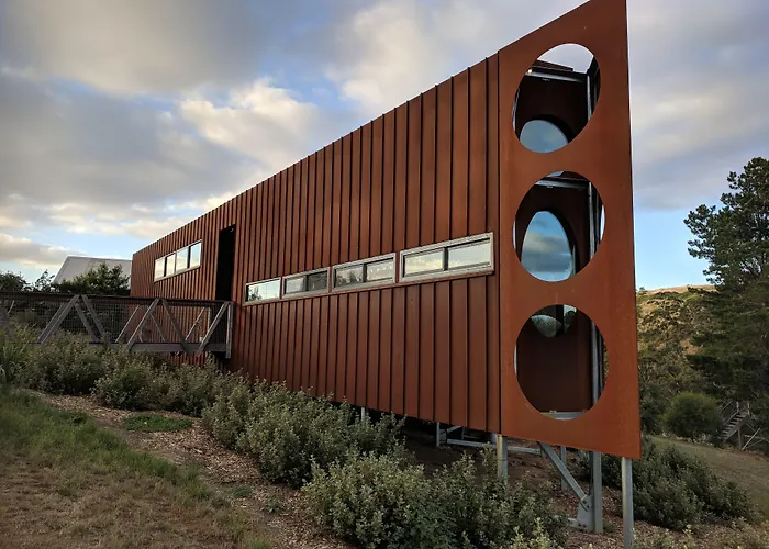 Clifftop At Hepburn Bendigo