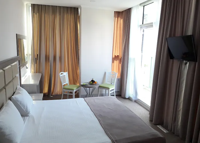 Hotel Green Glass Batoemi
