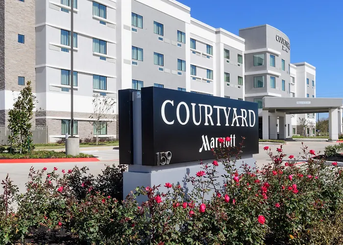 Courtyard By Marriott Lake Jackson