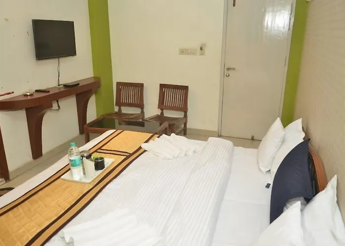 Oyo 8076 Hotel Europe Plaza Lucknow