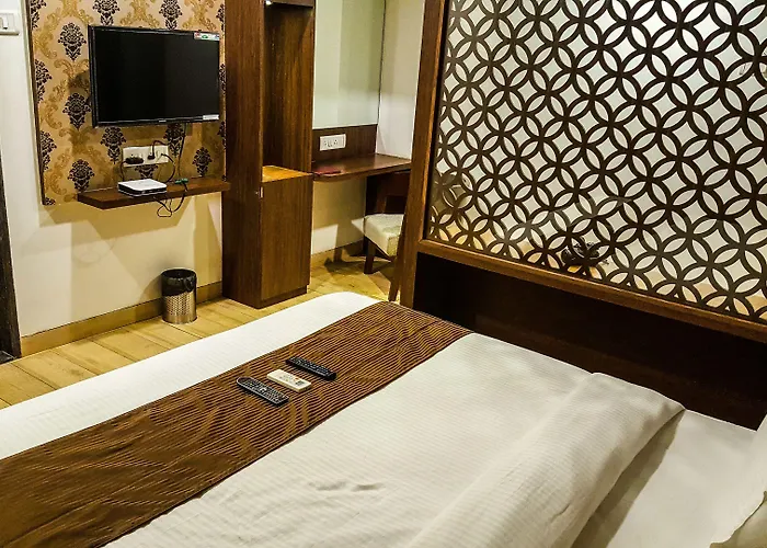 Oyo 13468 Hotel Jai Malhar Residency Navi Mumbai