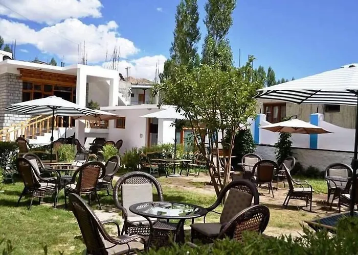 Hotel Rafica Leh
