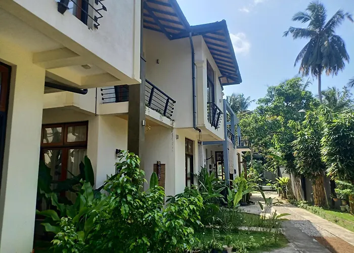 White House Green Home Galle