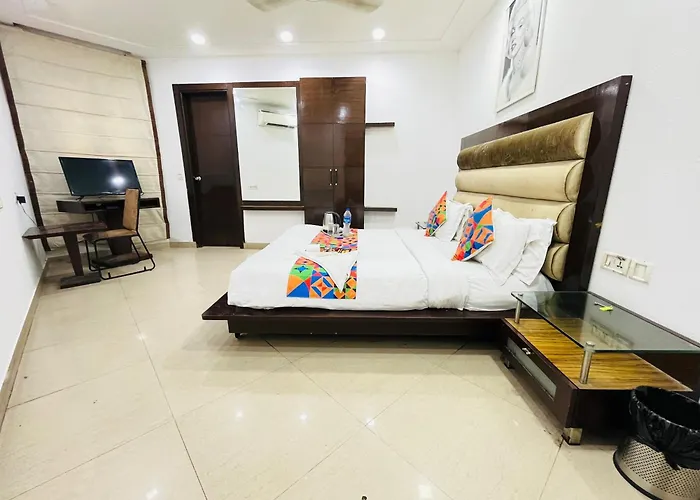 Hotel Everyday - C R Park New Delhi