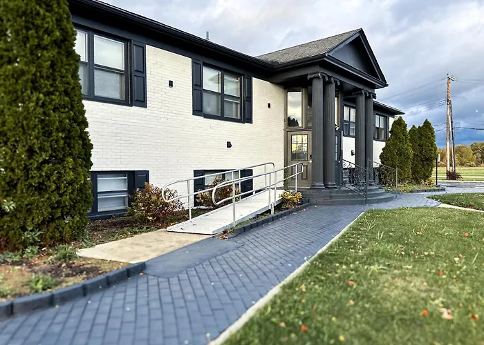 Dtw Suites Romulus
