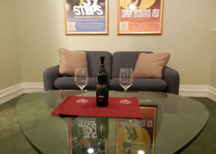 Pigeon Creek Inn - Adults Only Holland