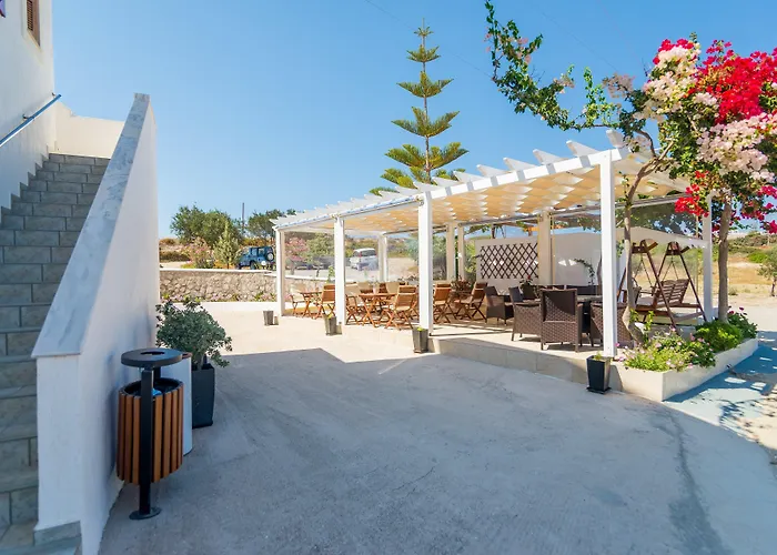 Konstantinos Aparthotel Adamantas 