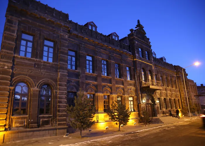 Cheltikov Hotel Kars