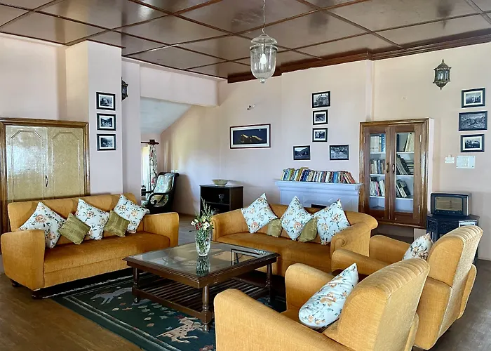 Tree Of Life Grand Oak Manor Binsar Hotel