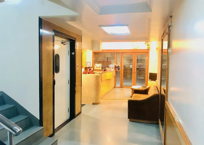 Hotel New Uttam Hira Palace Nashik