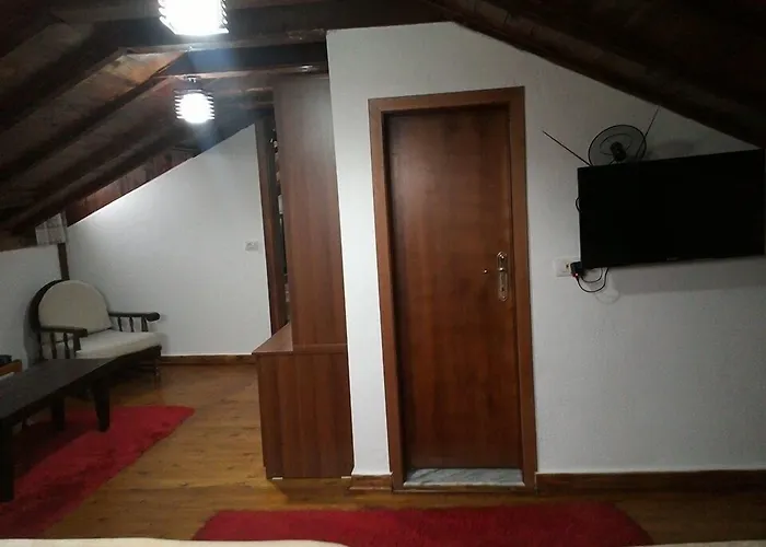 Hotel Bujtina E Bardhe Korce
