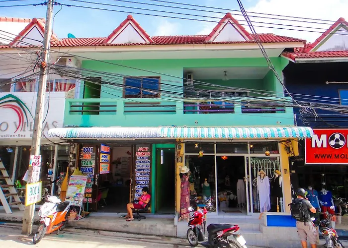 Booking Center Guesthouse เกาะเต่า