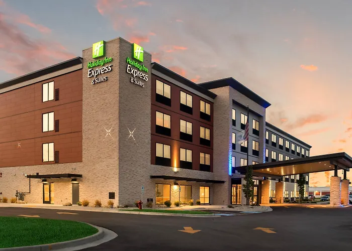Holiday Inn Express & Suites Racine By Ihg