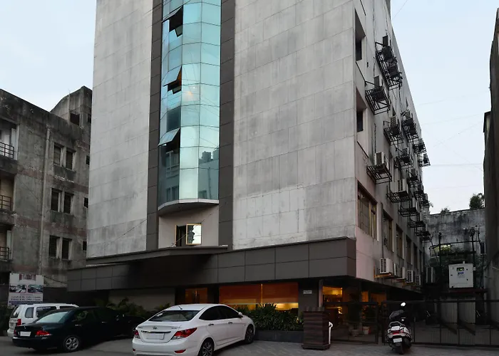Click Hotel Vadodara 400 Mtr From Railway Station