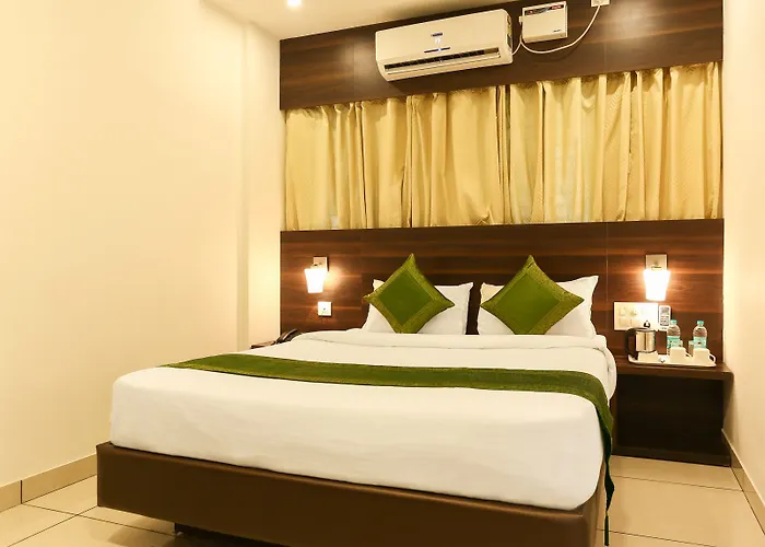 Oyo 30525 Dwarka Grand Hotel Bangalore