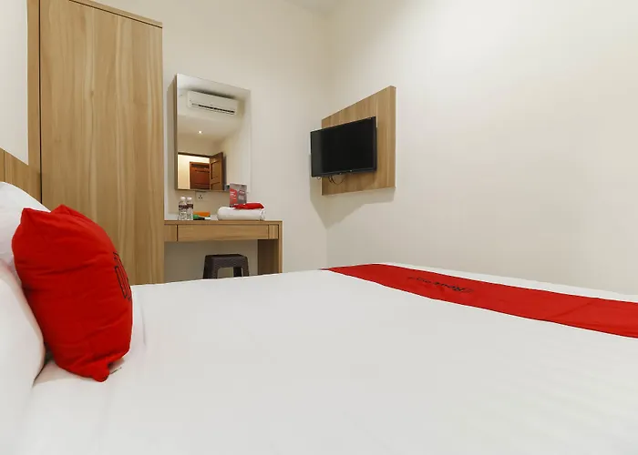 RedDoorz @ Nagoya Indah Hotel Batam